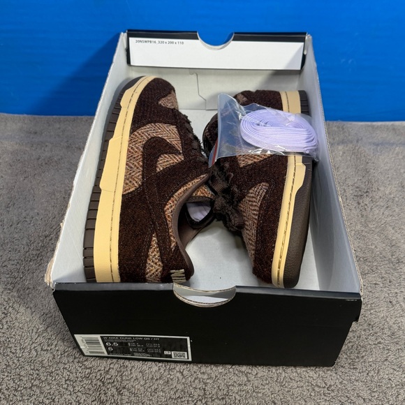 Nike Dunk x Harris tweed
Brand new - Picture 10 of 15